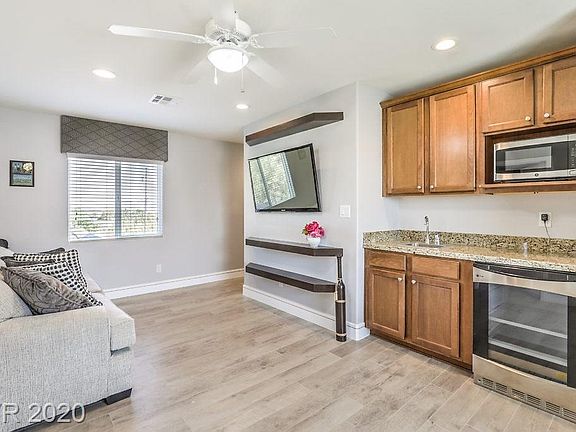 3rd image of 417 Optima Ave