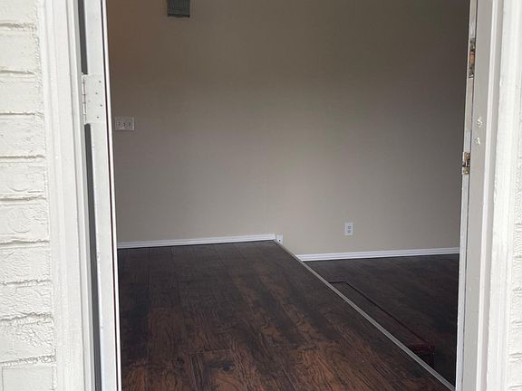 4th image of 1519 Brookvale Dr APT 1