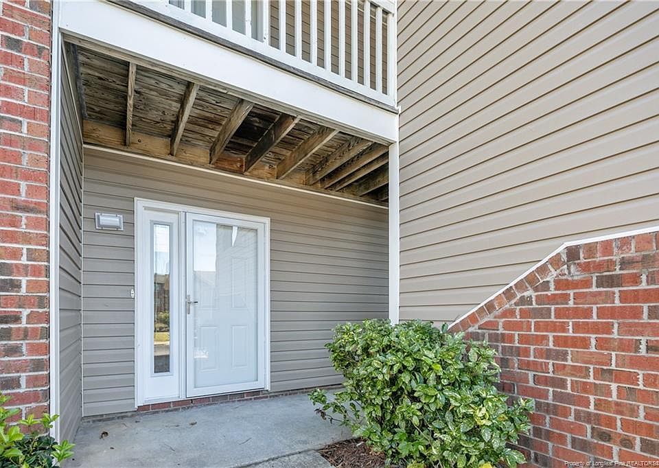 2nd image of 668 Bartons Landing Pl