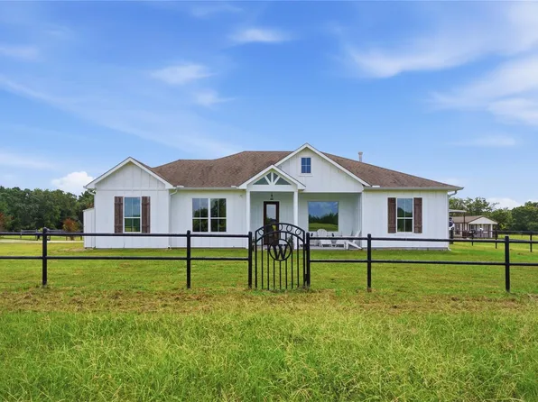 681 Emma Rd, Oakhurst, TX 77359