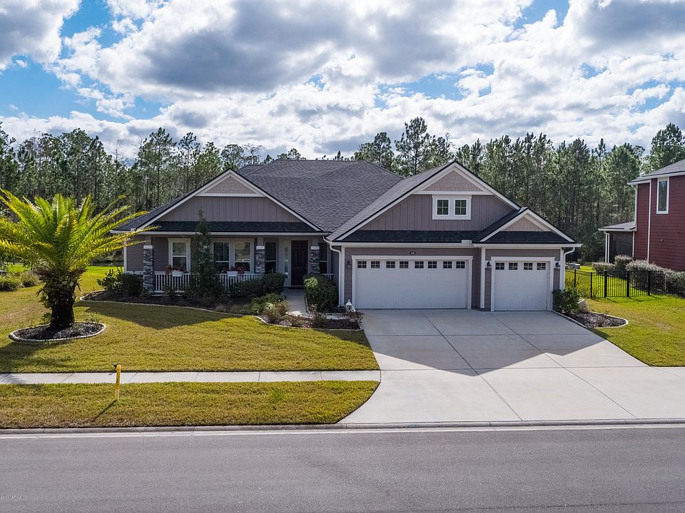 1st image of 568 Brambly Vine Dr