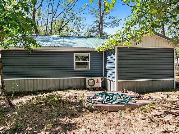 5th image of 3892 Underwood Dr