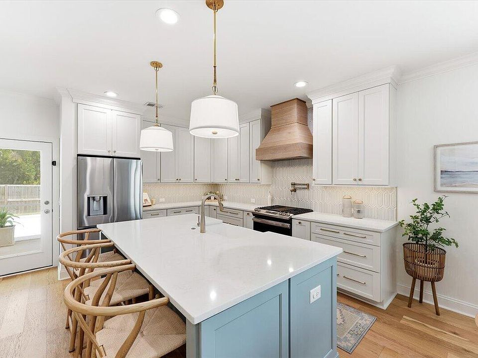 1st image of 720 Goodlet Cir