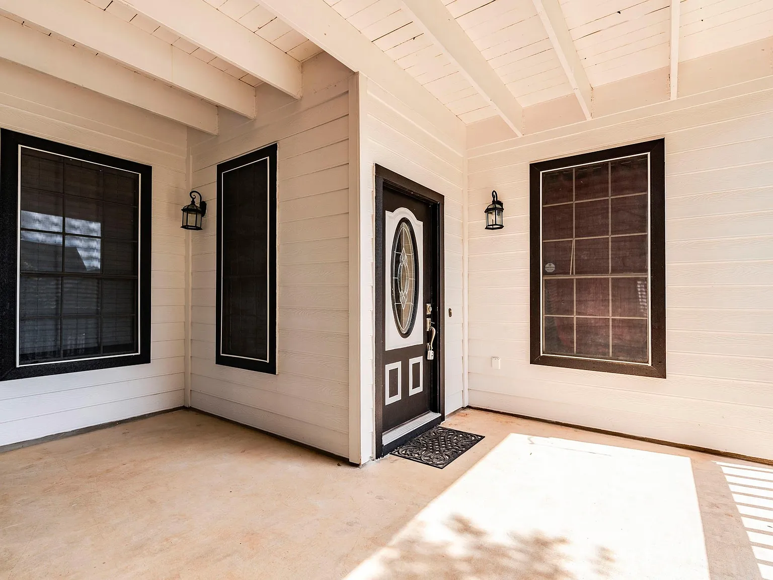 4 bed, 2.5 bath, 2096 sqft, $2,150 — Photo 4