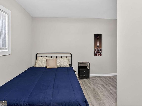 4th image of 2535 Lakewood Ave SW