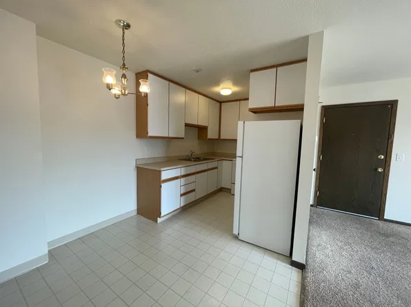 2913, 2913 5th St S APT 310, Moorhead, MN 56560