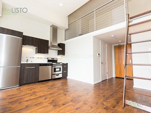 4th image of 529 Stevenson St #401