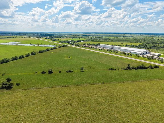 4th image of 8719 Highway 159 E