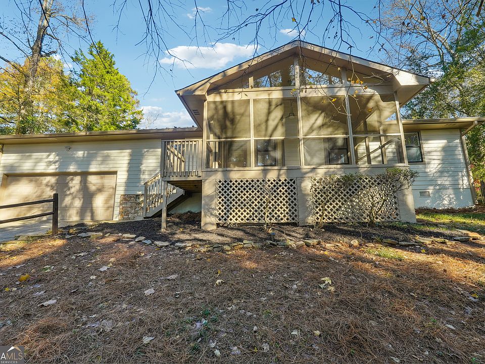 1st image of 875 Lake Dr