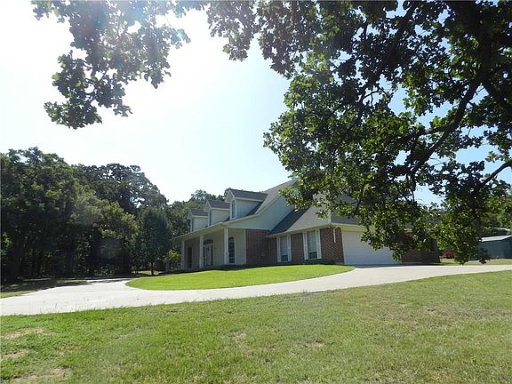 3rd image of 2210 N Pearson Ln