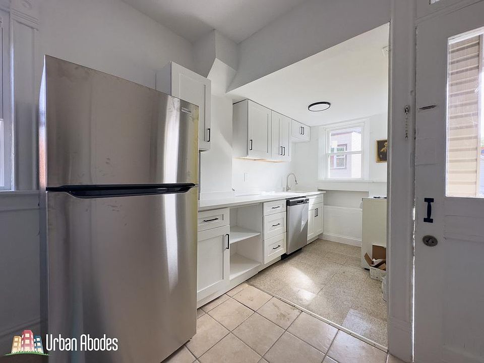 1st image of 1630 N Fairfield Ave #Ch2m