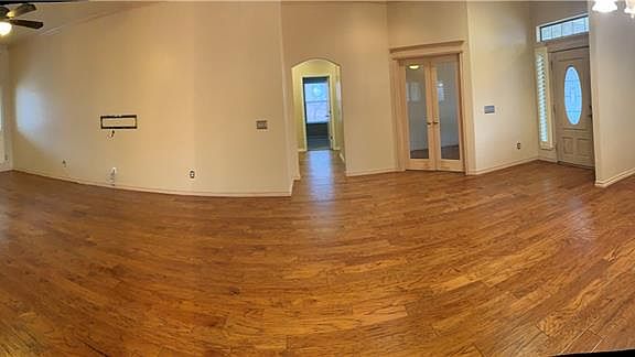 3rd image of 2521 New Haven Ct