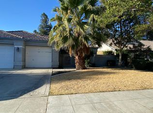 2525 Plumwood Way, Madera, CA 93637
