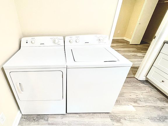 5th image of 403 Ketron Ln #8