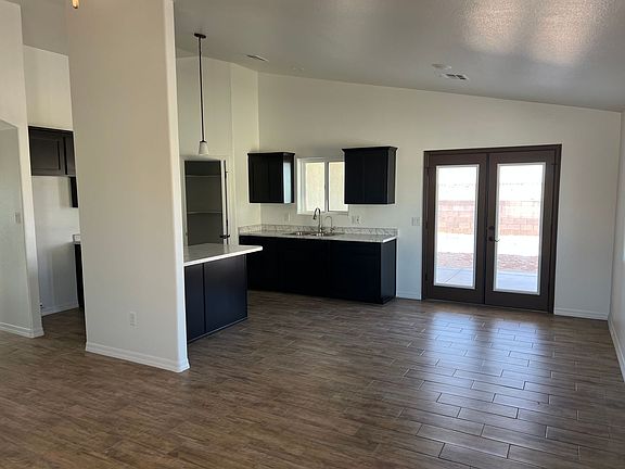 3rd image of 4007 E San Gabriel St