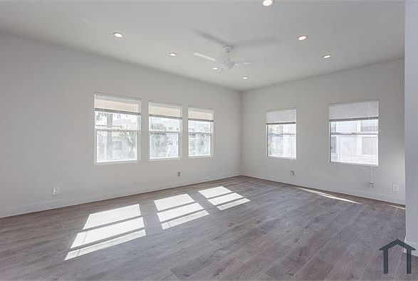 1st image of 2917 Leeward Ave