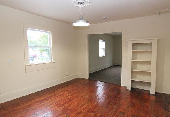 3rd image of 918 N Bridge St #A