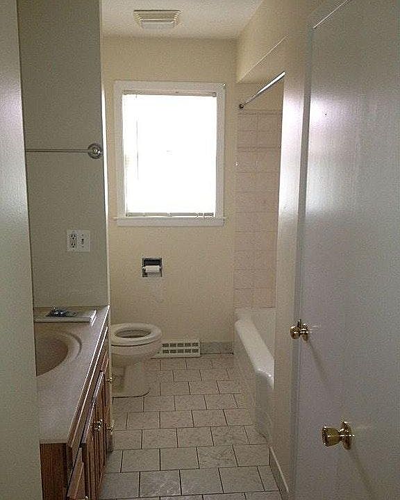 2nd image of 2408 Walnut St
