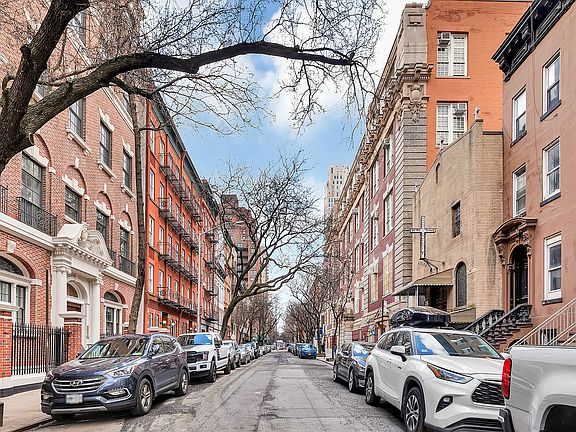 3rd image of 339 E 82nd St