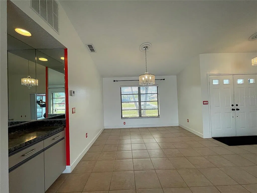 3 bed, 2.5 bath, 2109 sqft, $2,500 — Photo 4