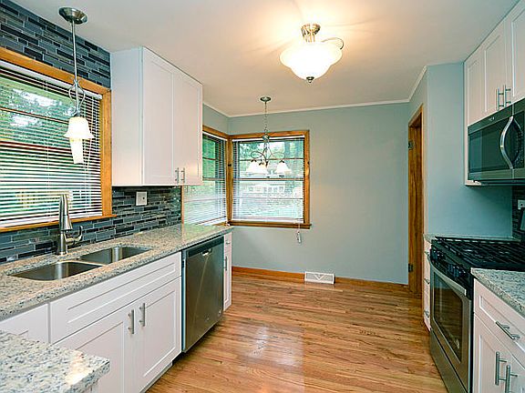 4th image of 9532 S 49th Ave
