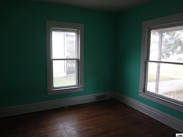 1st image of 617 Washington St
