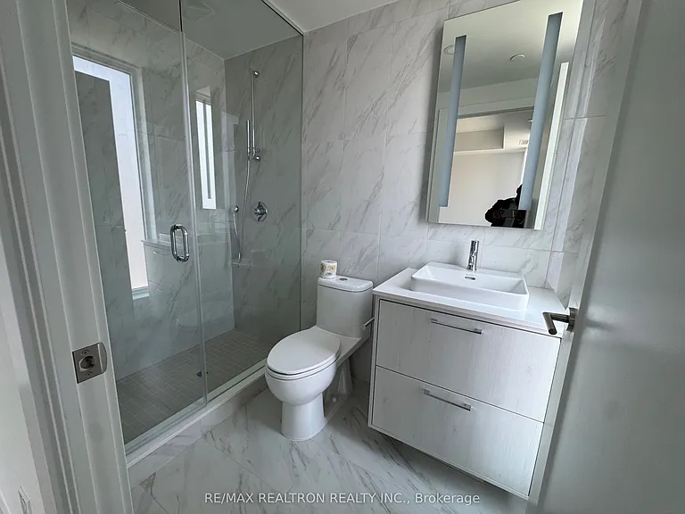 858 Dupont St #624 — Photo 12