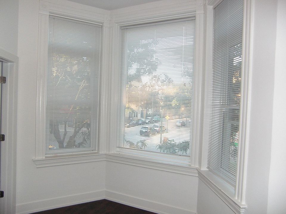 1st image of 1056 N Ashland Ave #1