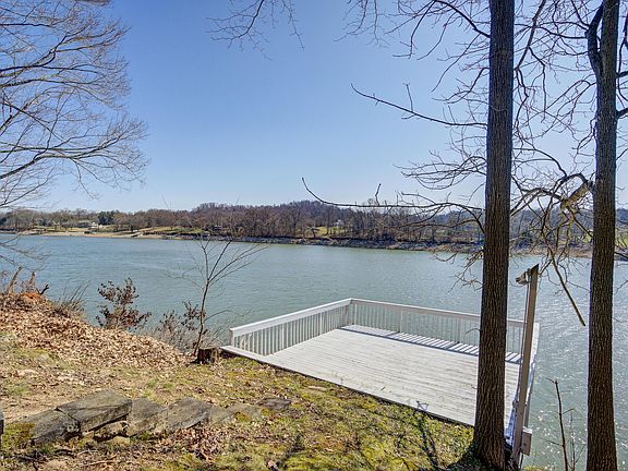 4th image of 885 Lake Point Dr