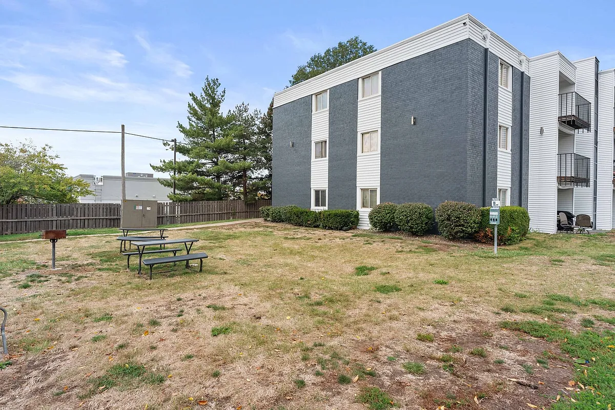 Building Photo - Crossroad Apartments