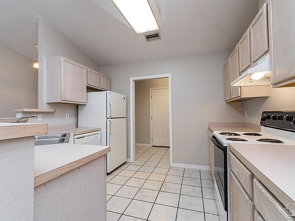 3rd image of 3780 Nobles St APT B