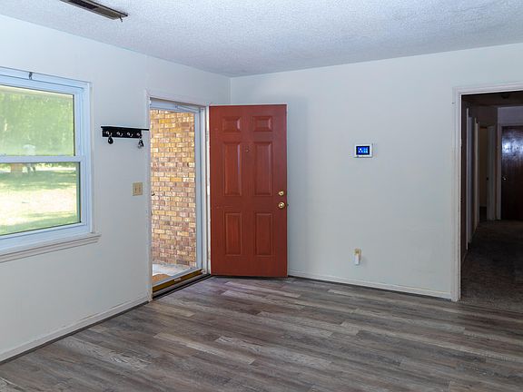 4th image of 205 Owens Dr