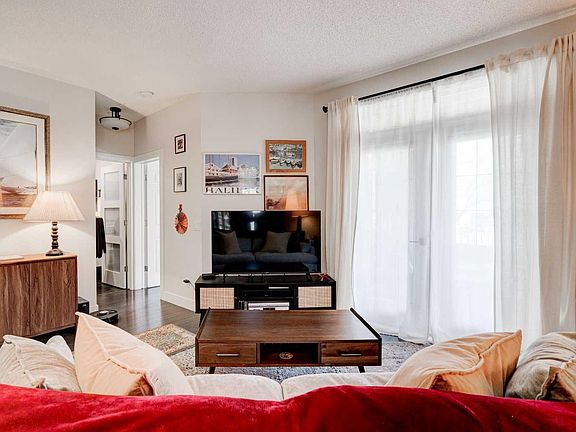 5th image of 527 15th Ave SW #213