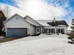 1057 N Cumberland Ln, Port Washington, WI 53074