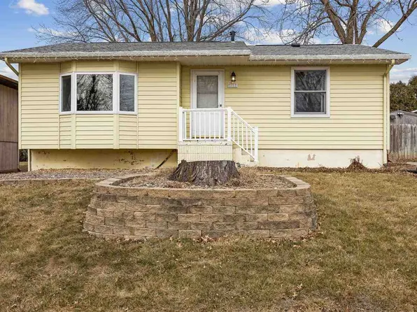 85 Juniper Ct, North Liberty, IA 52317