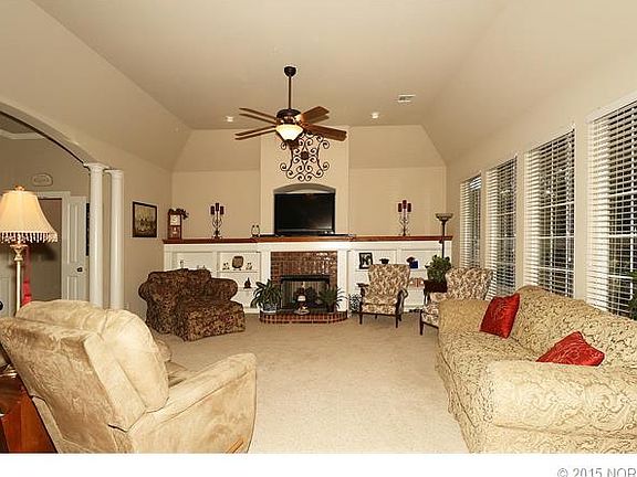 5th image of 10115 Circle Dr