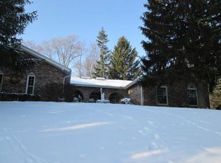 822 Locust Dr, Dundee, IL 60118