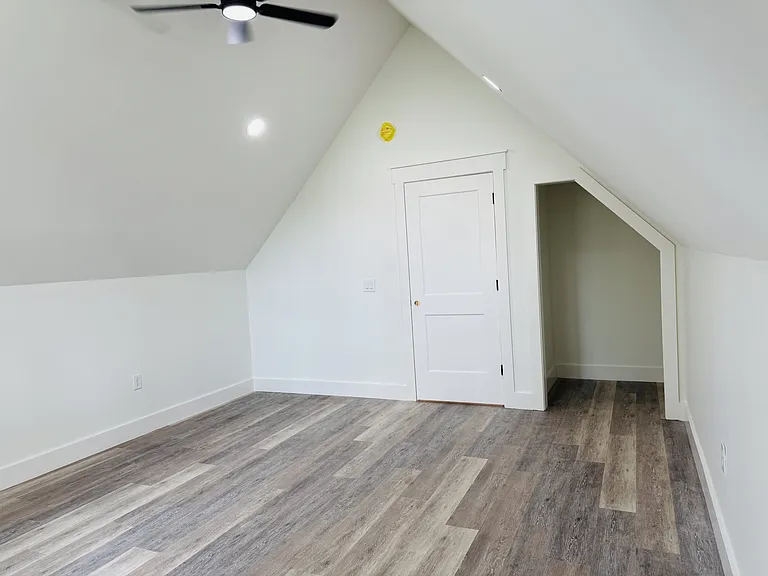 221 Sheffield Dr — Photo 32