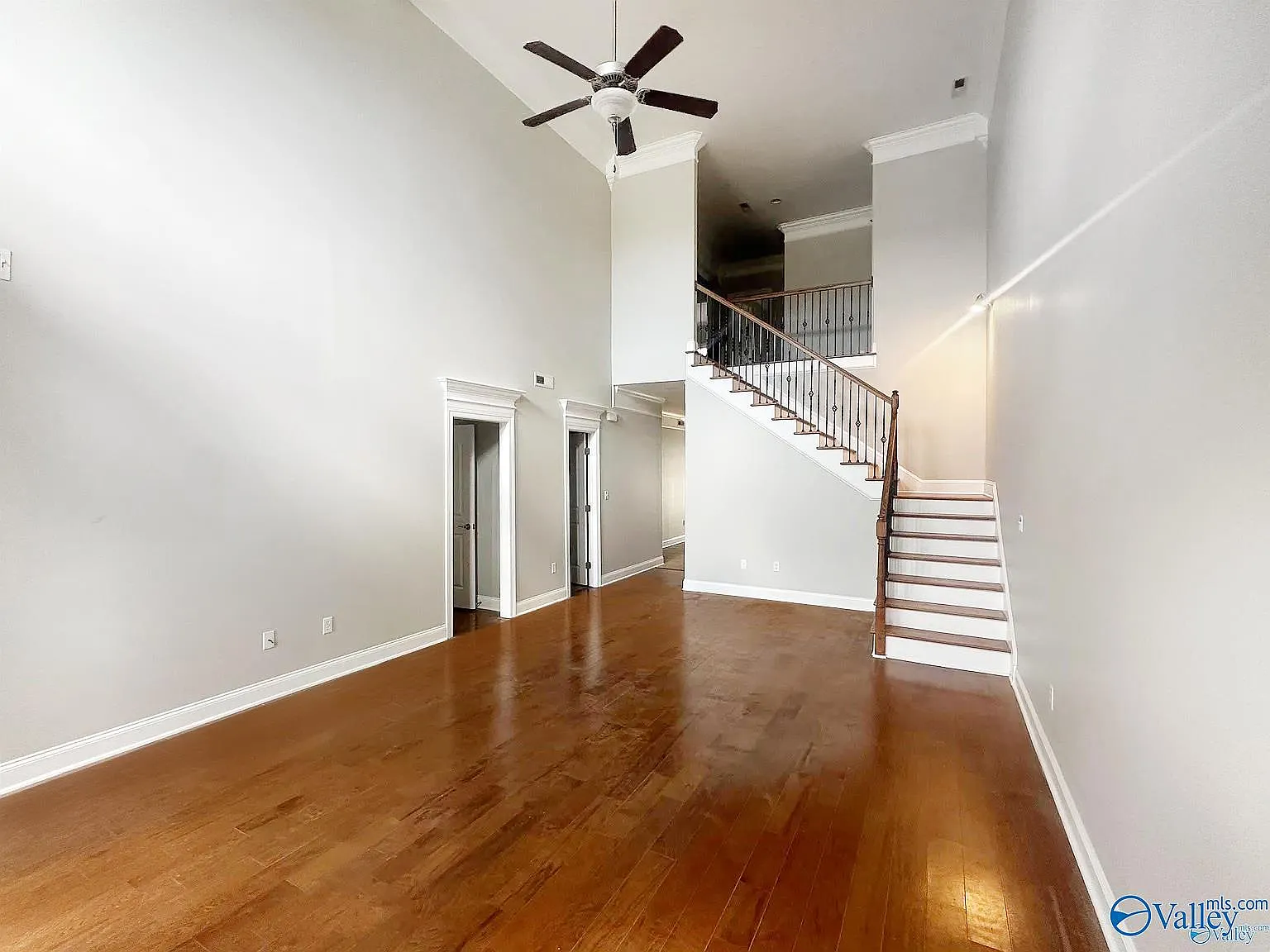 5 bed, 4.0 bath, 4184 sqft, $2,400 — Photo 3