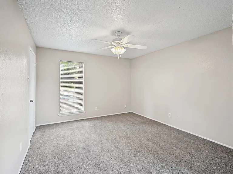 Preston Oaks — Photo 29