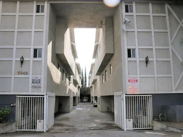 15946 Sherman Way Unit 12, Los Angeles, CA 91406
