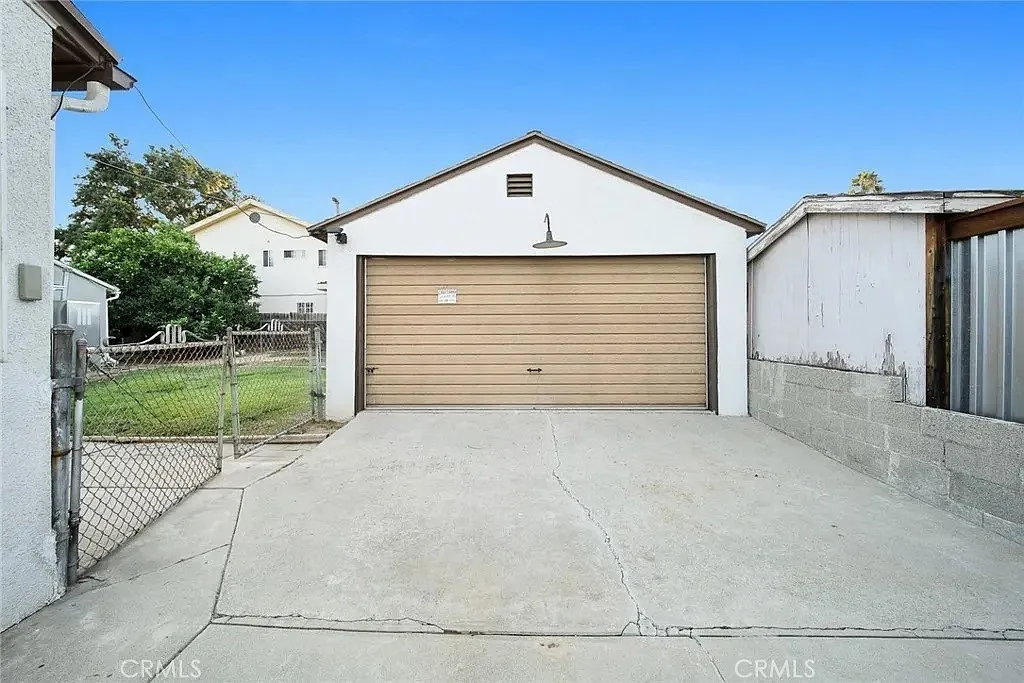2 bed, 777 sqft, $2,600 — Photo 1