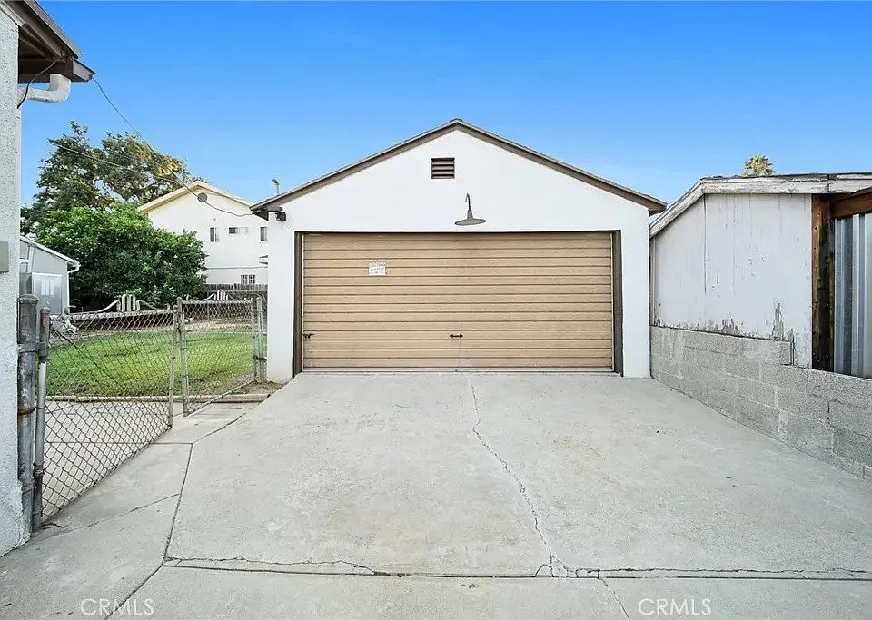 2479 Stevens Ave