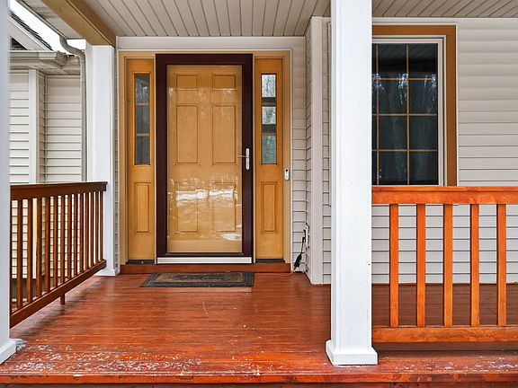 4th image of 2040 E Roxbury Ct