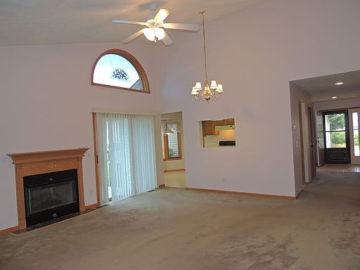 4th image of 3691 Eastview Dr