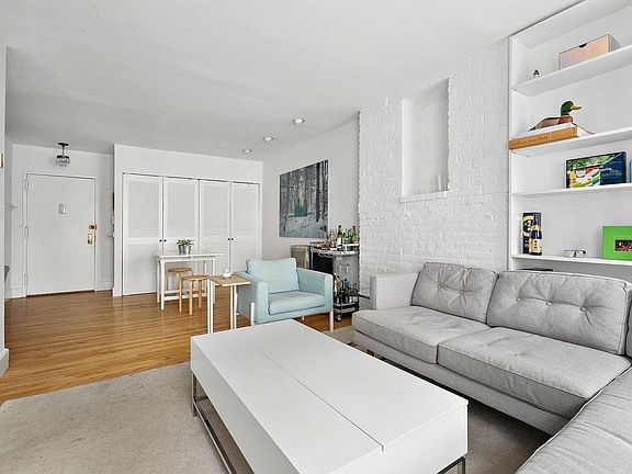 2nd image of 118 Suffolk St #4AB