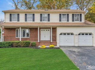 4 Rockoff Ct, Edison, NJ 08837