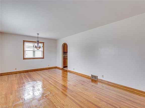 4th image of 3858 Argonne Ave