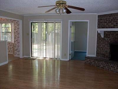 3rd image of 1306 War Eagle Dr