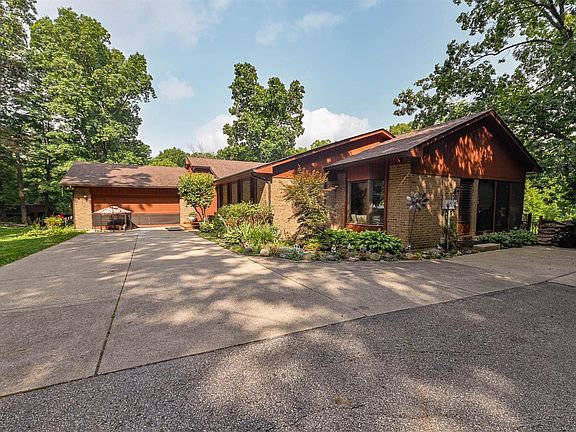 2nd image of 2052 Kay Lynn Ln